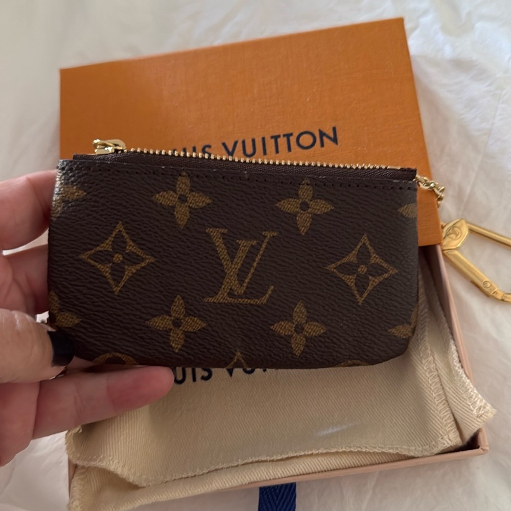 100% Authentic Louis Vuitton Monogram Key pouch